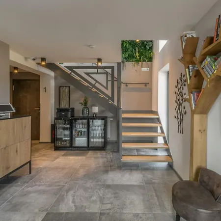 Redfoxapartment Garden アパート