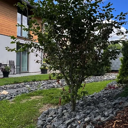 Redfoxapartment Garden קאספרסקה הורי